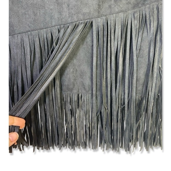 ⭐️STREETWEAR SOCIETY Black Suede Fringe Mini Skirt - Picture 3 of 5